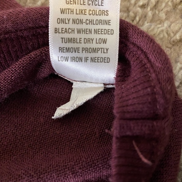 Mossimo Feather Patterned 3/4 Sleeve Shirt - Picture 4 of 7